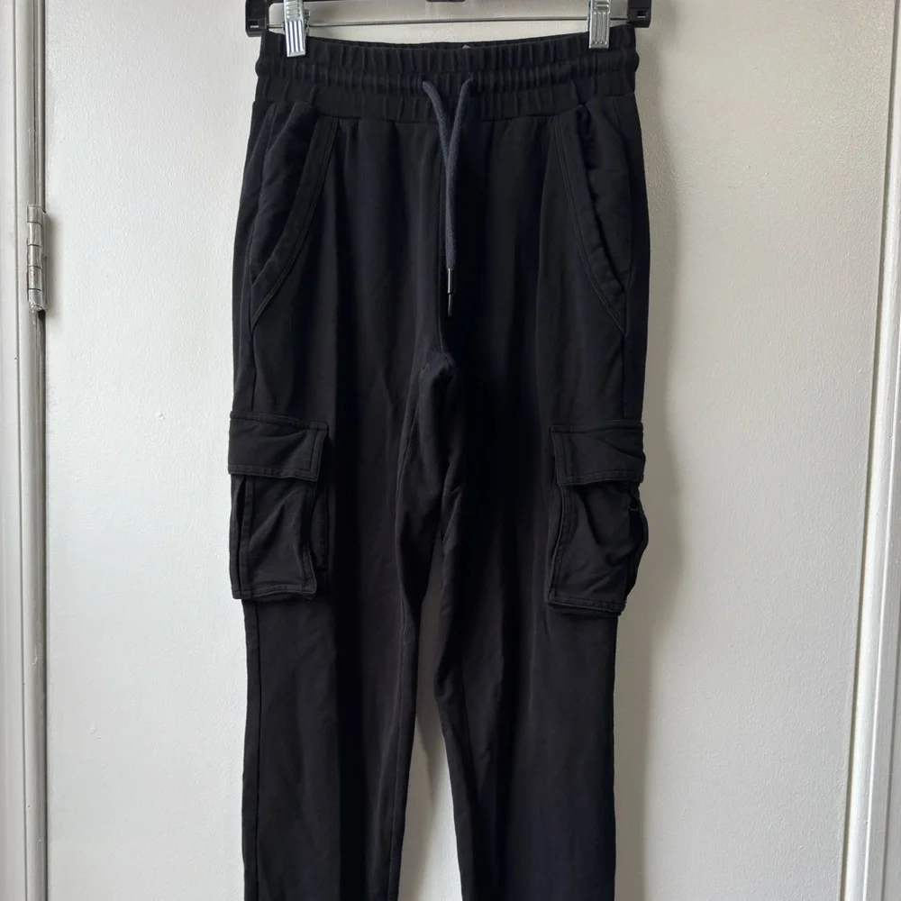 ALO Yoga stylish black